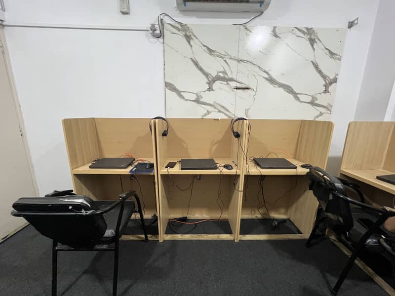 Cubicles + Conference table 1