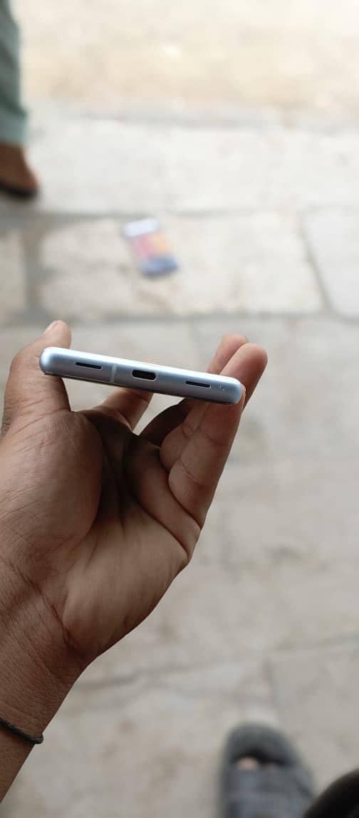 Google Pixel 7a 5