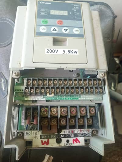 Hyundai N700E VFD 5.5kW / 7.5HP – 200V – 3 Phase