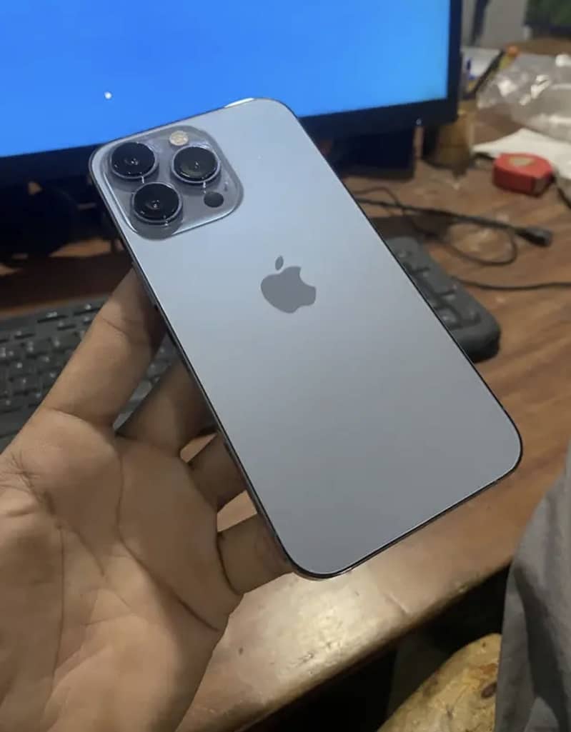 Apple iPhone 13 Pro 3