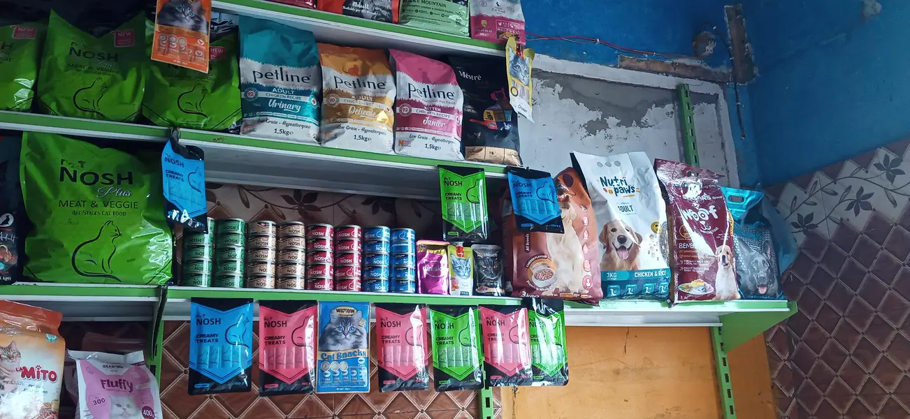 We have almost every cat food availableand free treat with each pack — photo 2