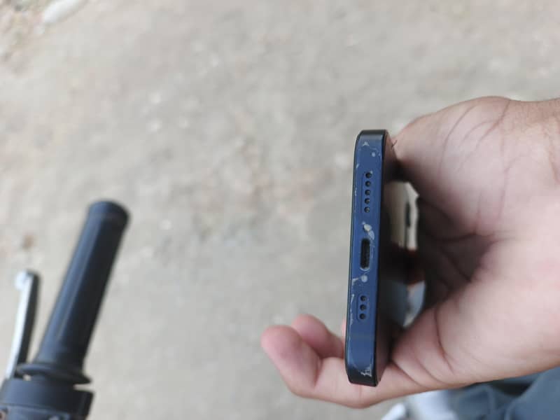 Apple iPhone 12 3
