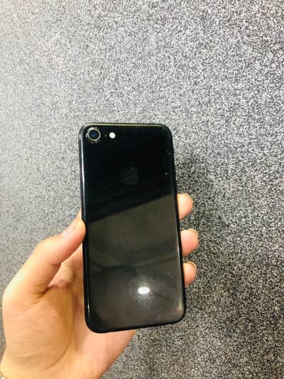 Apple iPhone 7