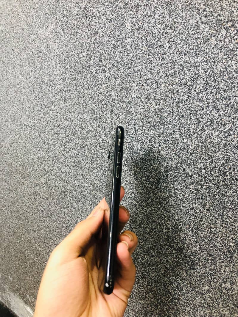 Apple iPhone 7 1