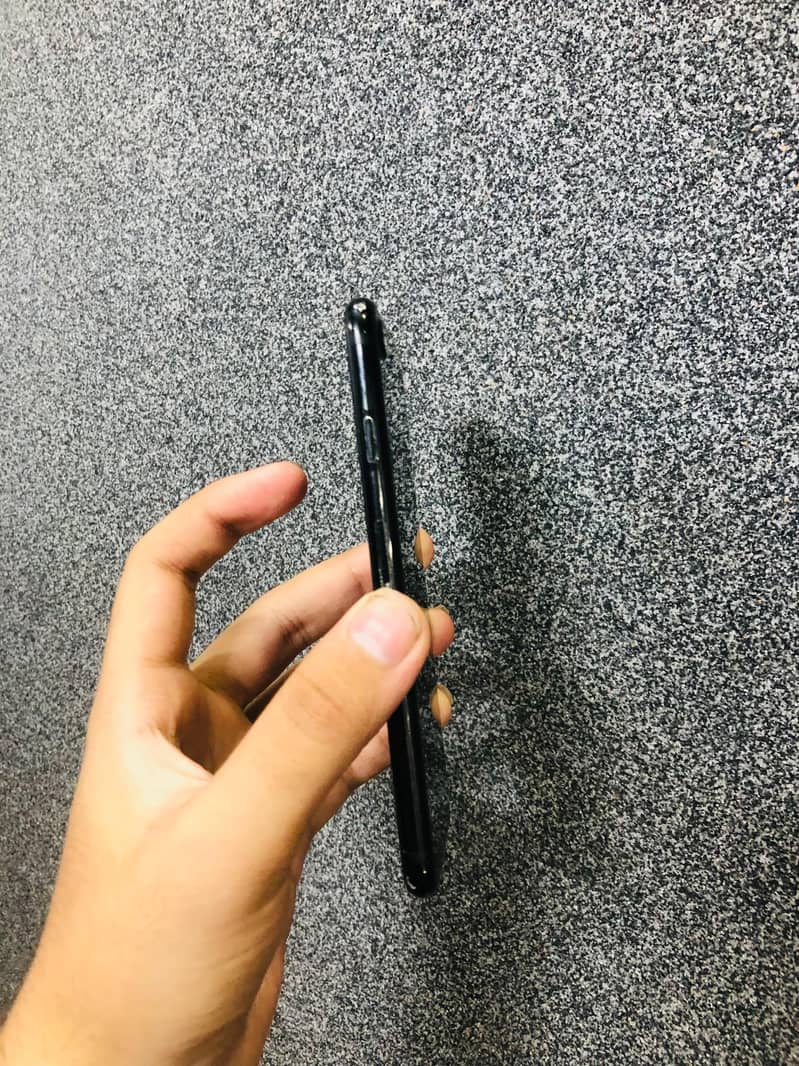 Apple iPhone 7 2