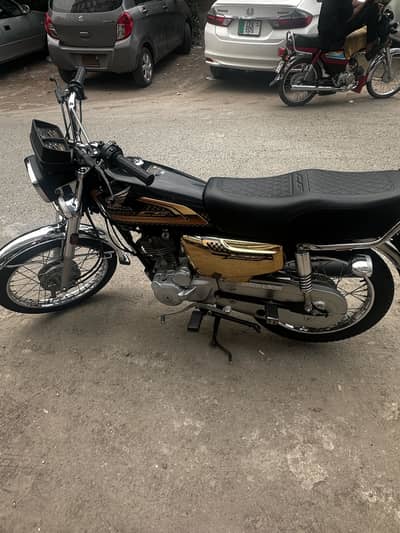 Honda 125S Gold Edition