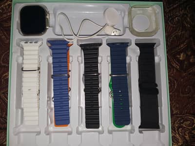 Crown H90 Ultra 10-in-1 Smart watch for sale in good condition