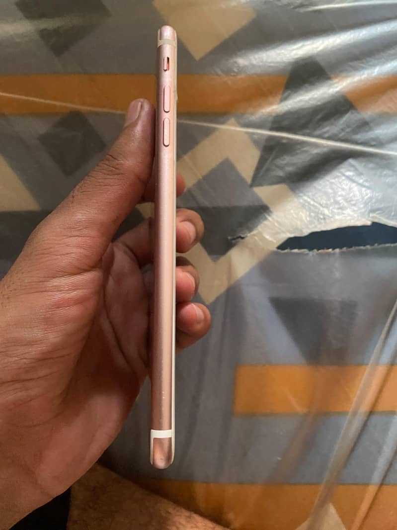 Apple iPhone 7 Plus 3