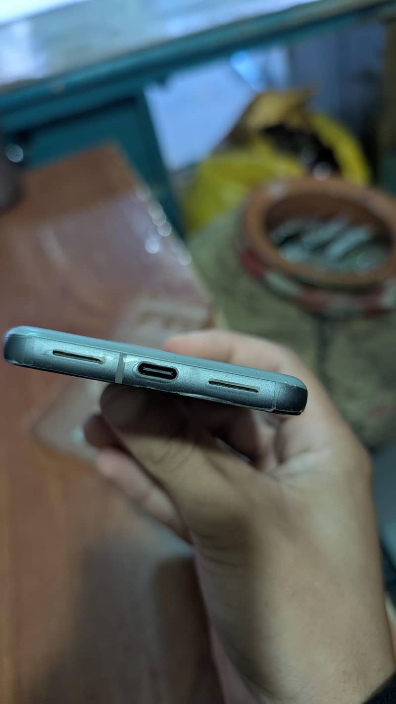 Google Pixel 8 5
