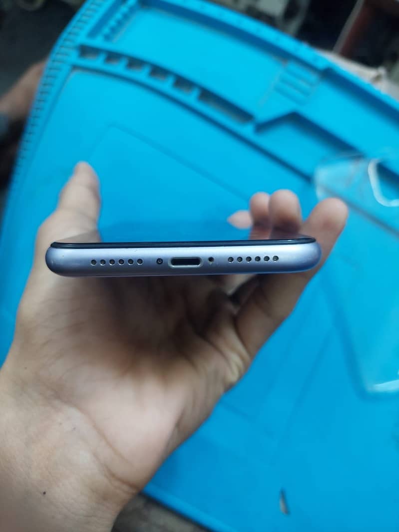 Apple iPhone 11 5