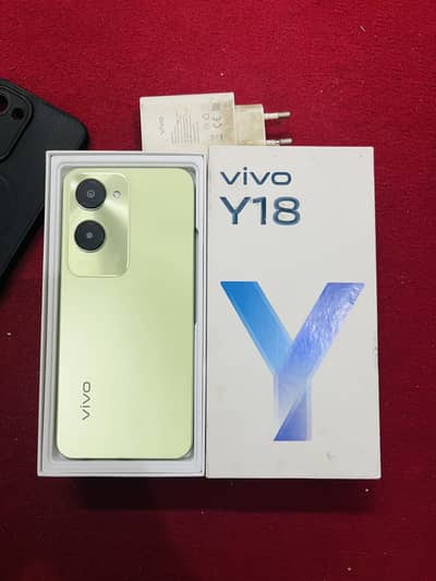 Vivo Y18 4+4/128 with box adapter WhatsApp 03262535680