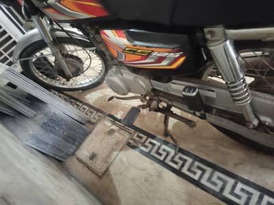 Honda 125 model 2022/dacuments biomatric on spot