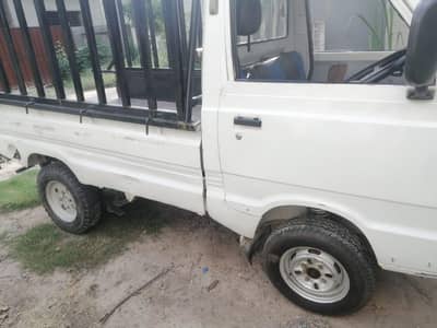 Suzuki Ravi 2013