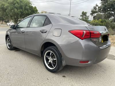 Toyota Corolla GLI 2015 auto full orignal