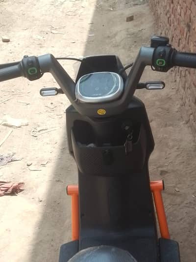 metro scuty for sale 10 by 10. condition full lush 50km average