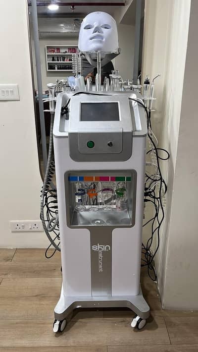 Hydra facial machine