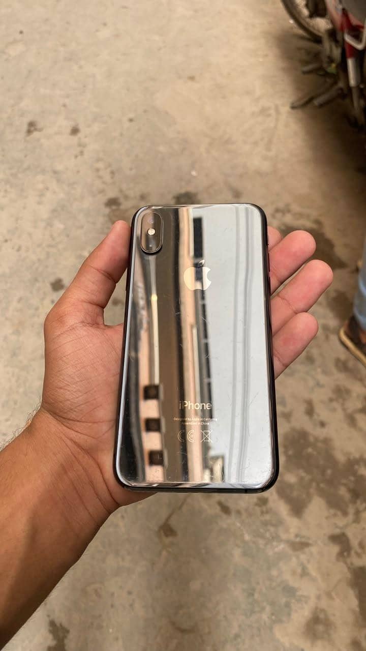 Apple iPhone XS 1
