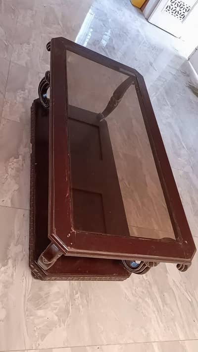 wood Central table for sale