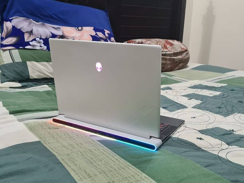Dell Alienware X16 0
