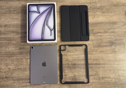 Ipad Air 11 M2 (2024) With Box in 10/10 Condition