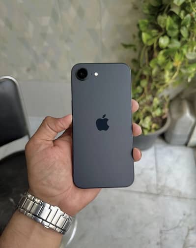 Apple iPhone 16e 128 GB