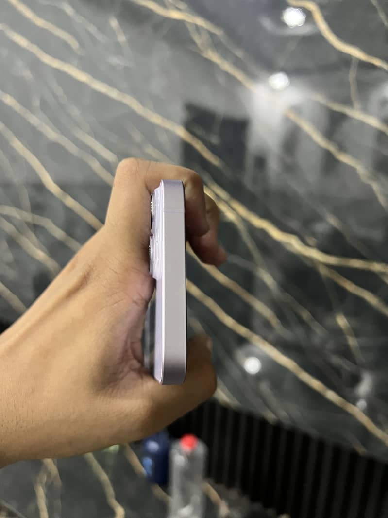Apple iPhone 14 3