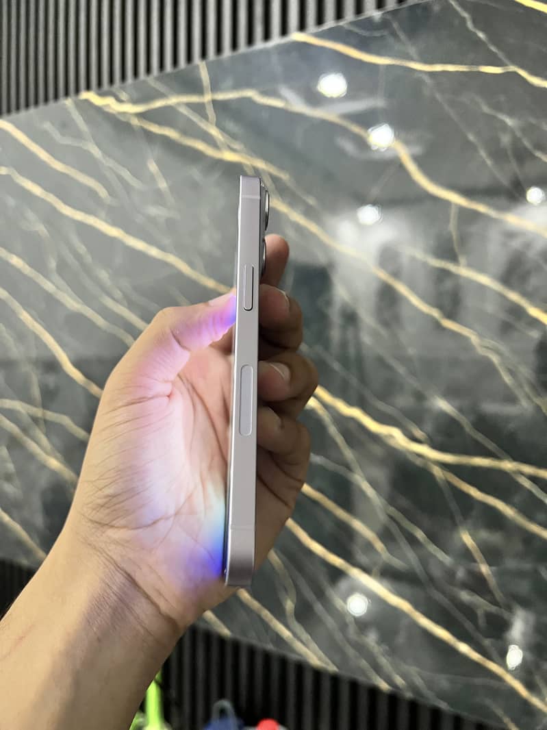 Apple iPhone 14 4
