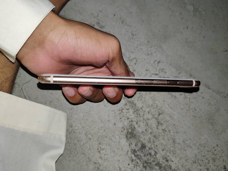 Apple iPhone 8 Plus 2