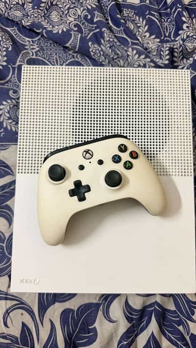 Xbox one S (1tb) with one wired controller