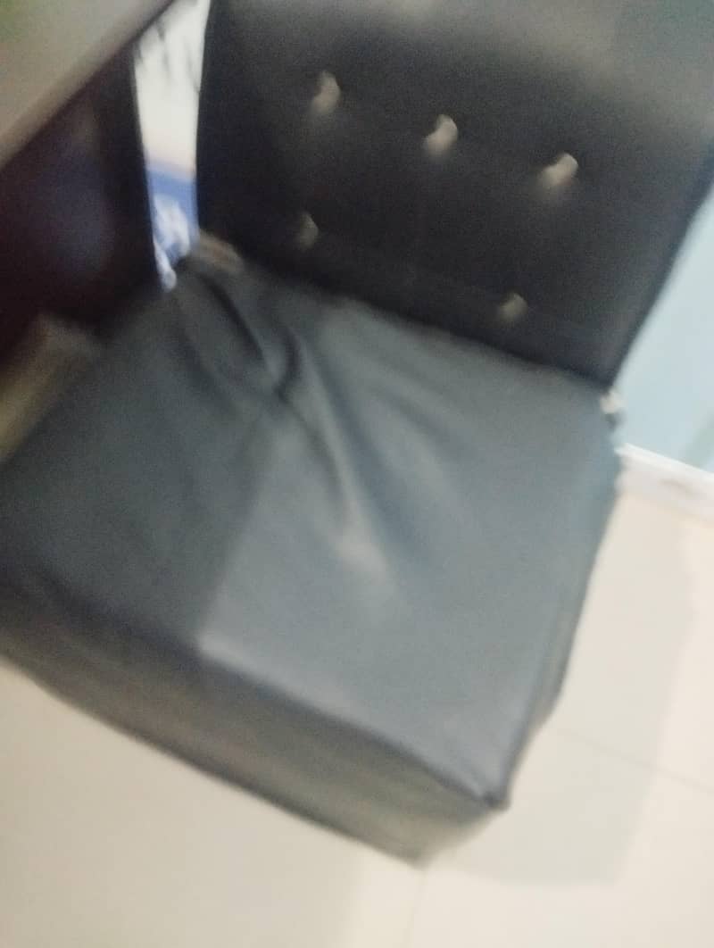 leather Sofas used 7/10 condition 1
