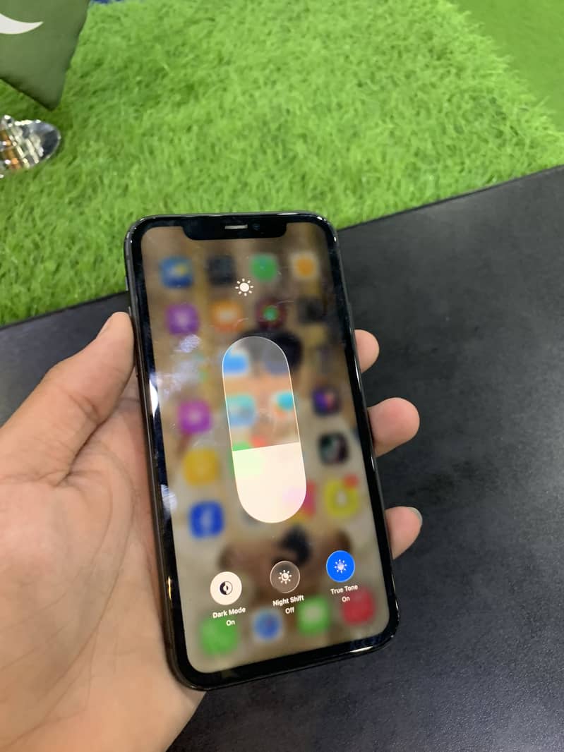 Apple iPhone 11 3