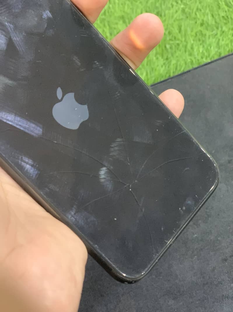 Apple iPhone 11 8