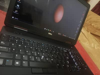 Dell e5540 for gaming and business