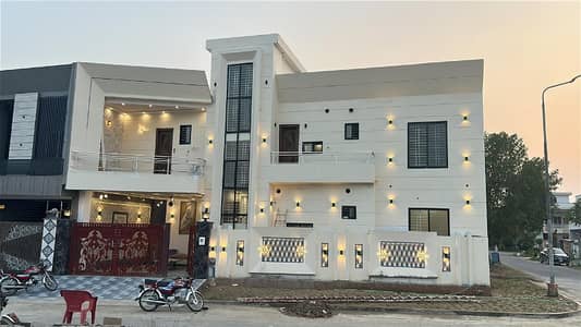 8.5 Marla Beautiful 5 Bed House Available In DC Colony Gujranwala