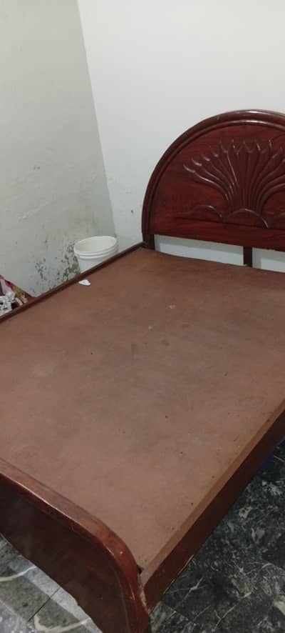 5 feet double bed wooden