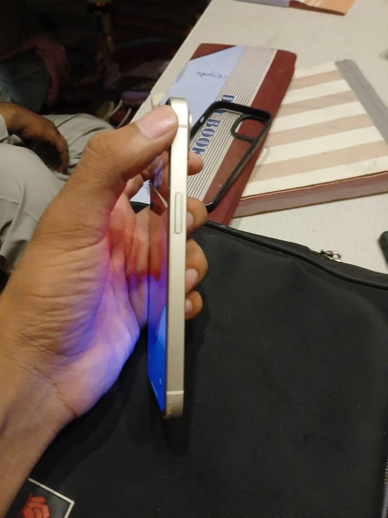 iPhone 13 2