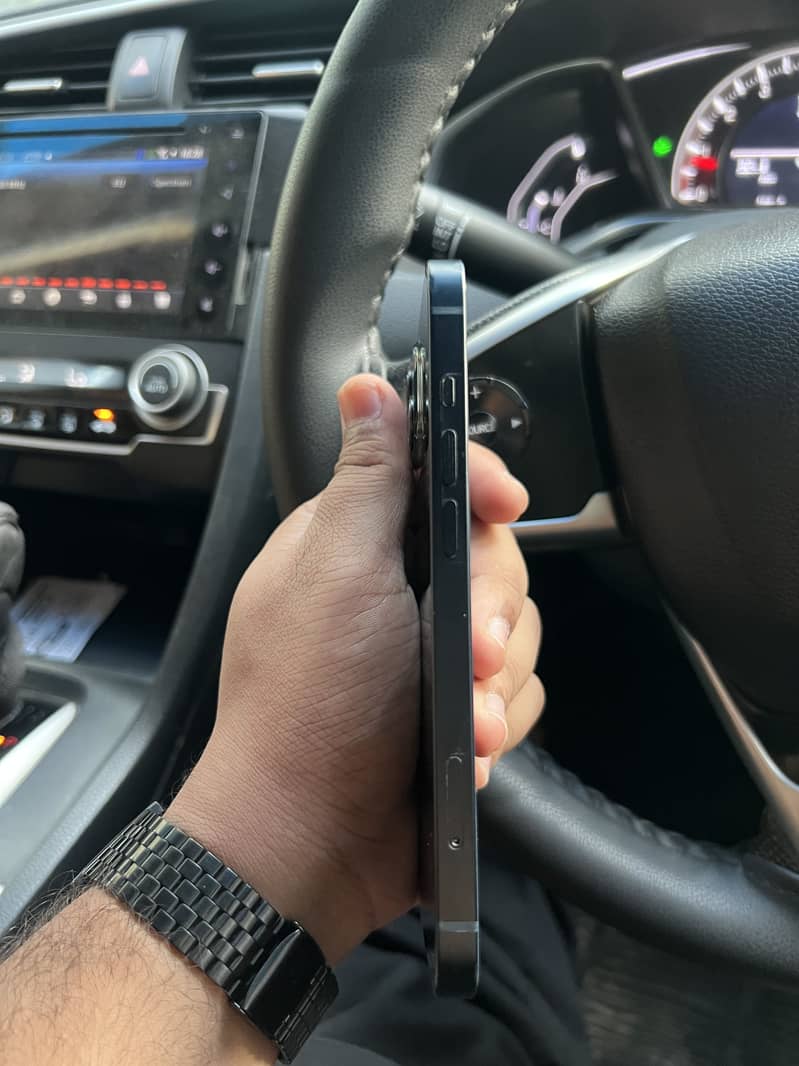 Apple iPhone 13 3