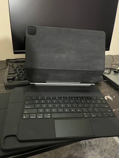 iPad Magic keyboard 12.9"