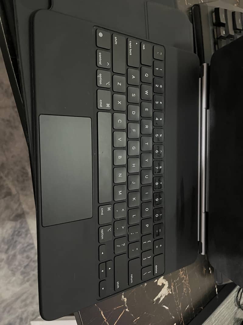 iPad Magic keyboard 12.9" 2