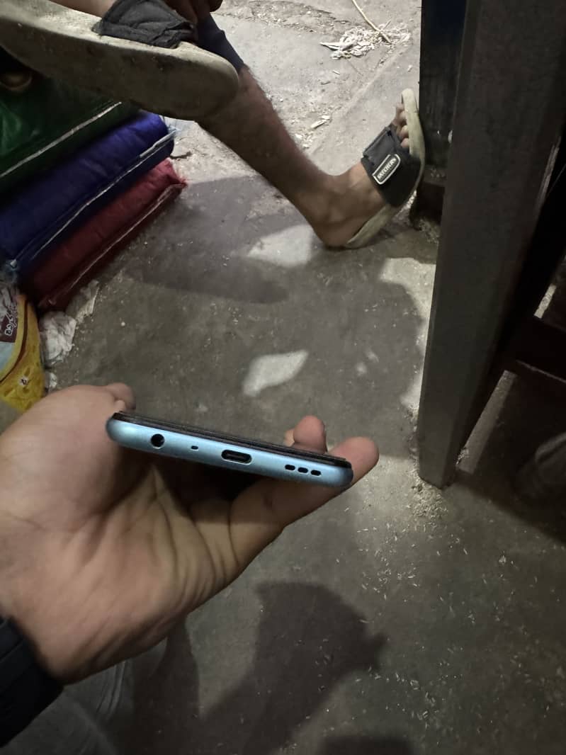 OPPO A76 1