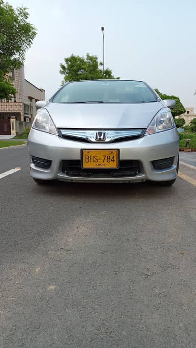 Honda Fit Shuttle hybrid 2014 1.3L IMA