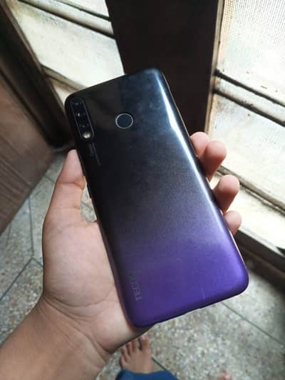 Tecno Spark 4