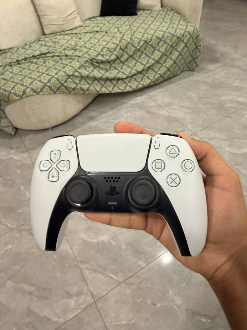 PS5 slim 4