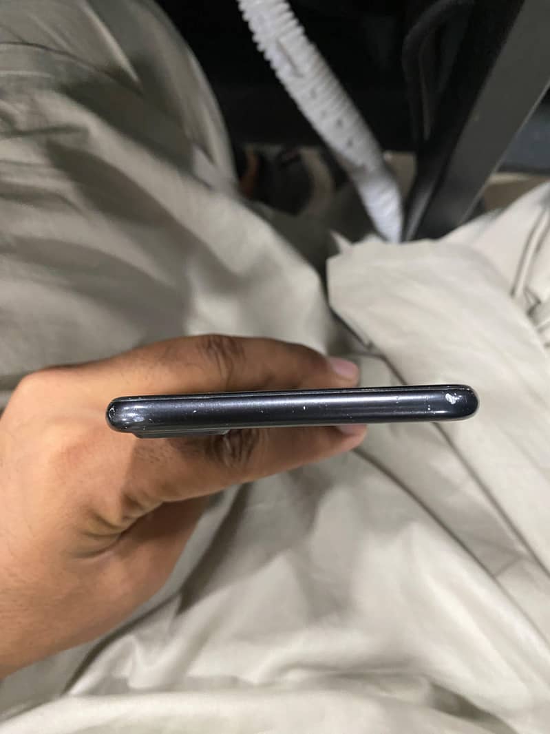 Apple iPhone 7 Plus 3