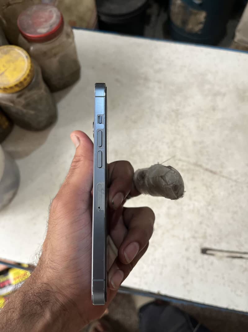 Apple iPhone 13 Pro 3