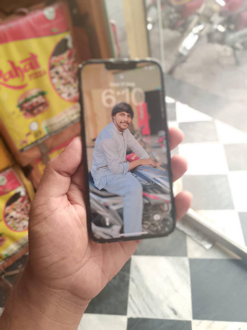 Apple iPhone 13 1