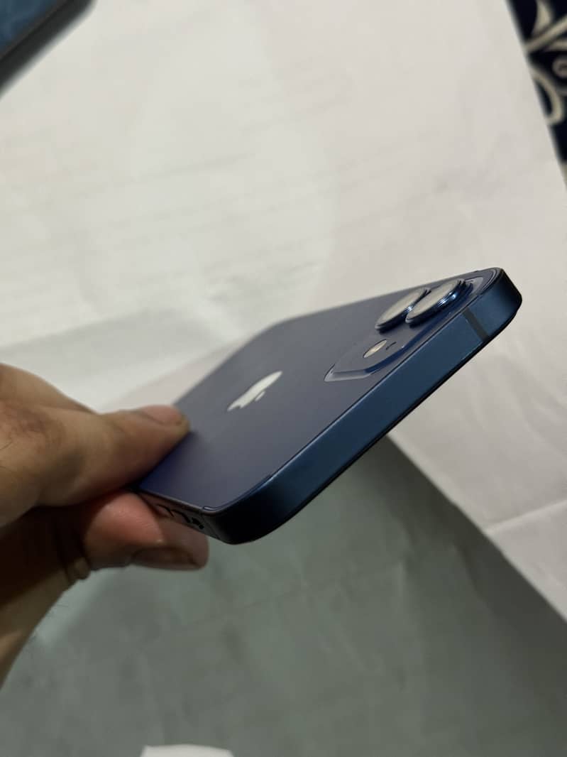 Apple iPhone 12 2