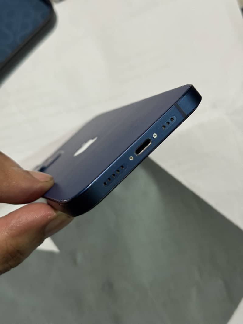 Apple iPhone 12 5