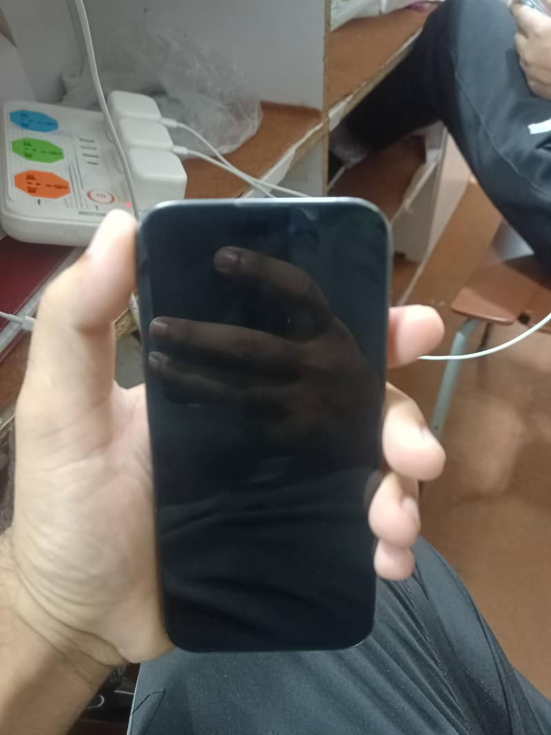 Apple iPhone 15 Pro 2