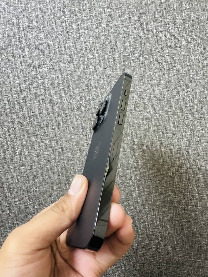 Apple iPhone 14 Pro 2
